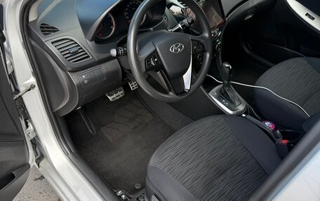 Hyundai Solaris II рестайлинг, 2015 год, 1 250 000 рублей, 9 фотография