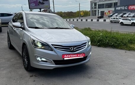 Hyundai Solaris II рестайлинг, 2015 год, 1 250 000 рублей, 3 фотография