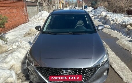 Hyundai Solaris II рестайлинг, 2021 год, 1 320 000 рублей, 2 фотография