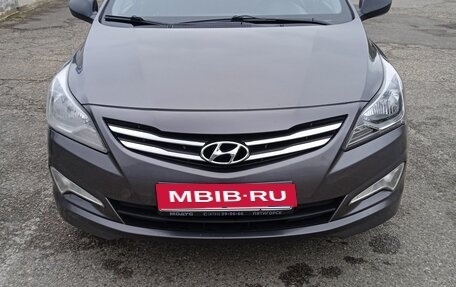 Hyundai Solaris II рестайлинг, 2014 год, 1 000 000 рублей, 2 фотография