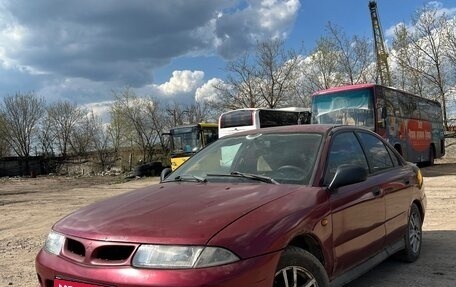 Mitsubishi Carisma I, 1997 год, 199 000 рублей, 1 фотография