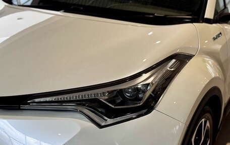 Toyota C-HR I рестайлинг, 2018 год, 1 999 000 рублей, 9 фотография