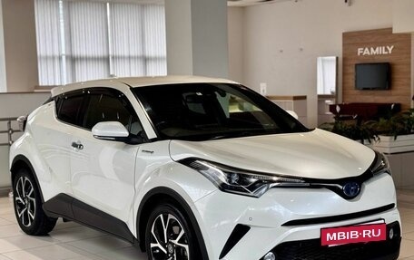 Toyota C-HR I рестайлинг, 2018 год, 1 999 000 рублей, 3 фотография