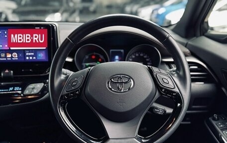 Toyota C-HR I рестайлинг, 2018 год, 1 999 000 рублей, 12 фотография