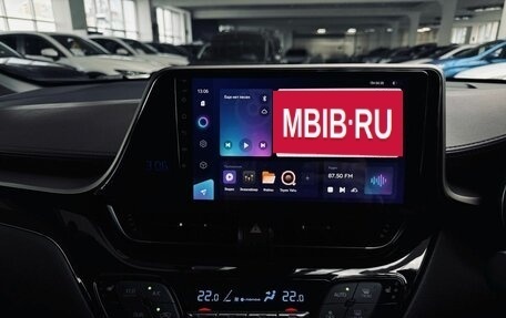 Toyota C-HR I рестайлинг, 2018 год, 1 999 000 рублей, 19 фотография