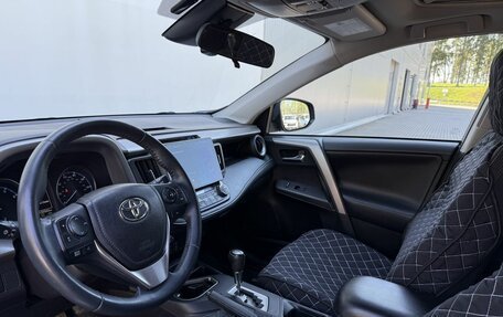 Toyota RAV4, 2018 год, 2 650 000 рублей, 9 фотография