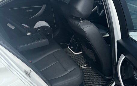 BMW 3 серия, 2017 год, 1 750 000 рублей, 10 фотография