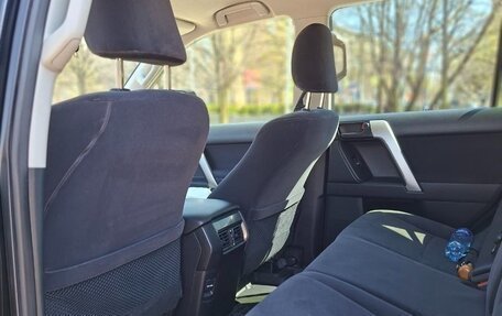 Toyota Land Cruiser Prado 150 рестайлинг 2, 2015 год, 3 500 000 рублей, 9 фотография