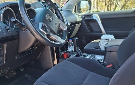 Toyota Land Cruiser Prado 150 рестайлинг 2, 2015 год, 3 500 000 рублей, 10 фотография