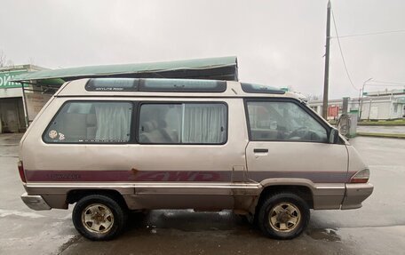 Toyota Town Ace III, 1998 год, 400 000 рублей, 2 фотография