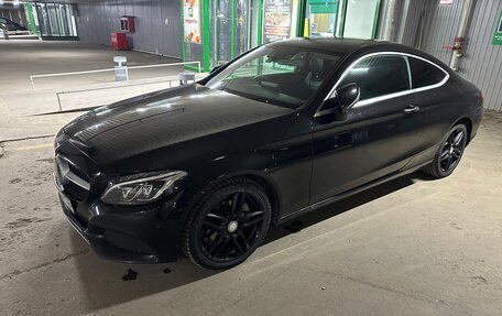 Mercedes-Benz C-Класс, 2017 год, 1 990 000 рублей, 3 фотография