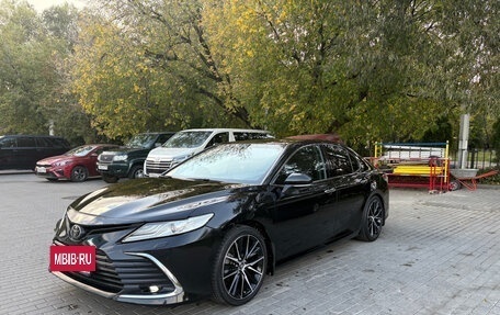 Toyota Camry, 2018 год, 2 990 000 рублей, 5 фотография