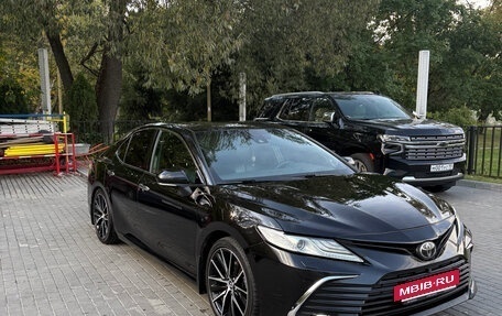 Toyota Camry, 2018 год, 2 990 000 рублей, 2 фотография