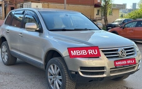 Volkswagen Touareg III, 2004 год, 425 000 рублей, 2 фотография
