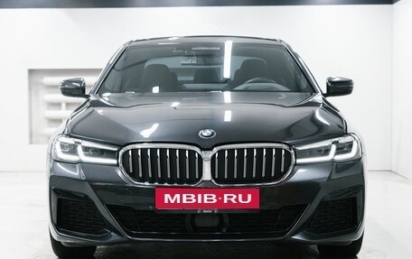 BMW 5 серия, 2022 год, 3 200 000 рублей, 1 фотография