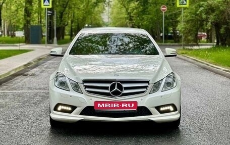 Mercedes-Benz E-Класс, 2011 год, 1 600 000 рублей, 1 фотография