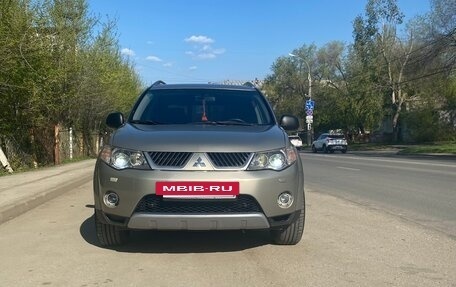 Mitsubishi Outlander III рестайлинг 3, 2007 год, 1 350 000 рублей, 3 фотография