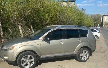 Mitsubishi Outlander III рестайлинг 3, 2007 год, 1 350 000 рублей, 18 фотография