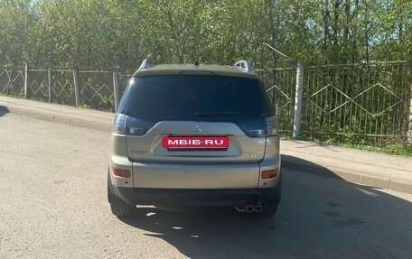 Mitsubishi Outlander III рестайлинг 3, 2007 год, 1 350 000 рублей, 19 фотография