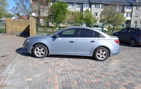 Chevrolet Cruze II, 2010 год, 580 000 рублей, 2 фотография