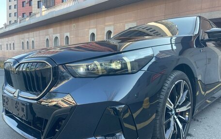BMW 5 серия, 2024 год, 9 000 000 рублей, 2 фотография