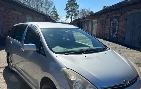 Toyota Wish II, 2005 год, 800 000 рублей, 15 фотография