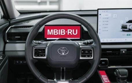 Toyota RAV4, 2025 год, 4 500 000 рублей, 24 фотография