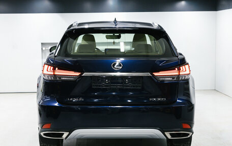 Lexus RX IV рестайлинг, 2021 год, 5 500 000 рублей, 7 фотография