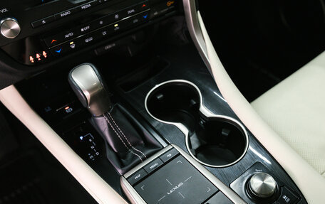 Lexus RX IV рестайлинг, 2021 год, 5 500 000 рублей, 36 фотография