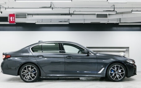 BMW 5 серия, 2022 год, 3 200 000 рублей, 2 фотография