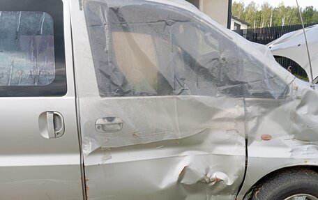 Hyundai H-1 II рестайлинг, 2001 год, 200 000 рублей, 11 фотография