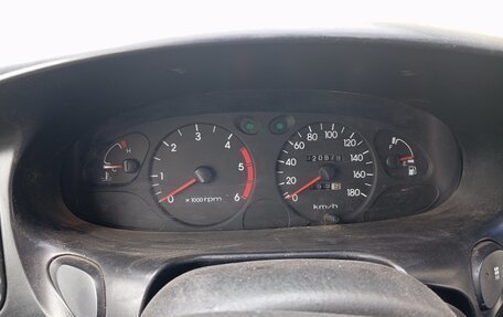Hyundai H-1 II рестайлинг, 2001 год, 200 000 рублей, 10 фотография