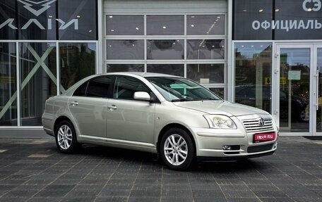 Toyota Avensis III рестайлинг, 2003 год, 810 000 рублей, 1 фотография