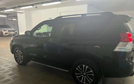 Toyota Land Cruiser Prado 150 рестайлинг 2, 2011 год, 3 300 000 рублей, 4 фотография