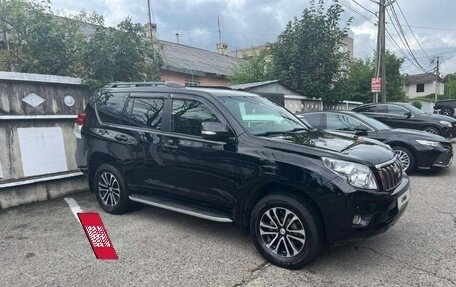 Toyota Land Cruiser Prado 150 рестайлинг 2, 2011 год, 3 300 000 рублей, 3 фотография
