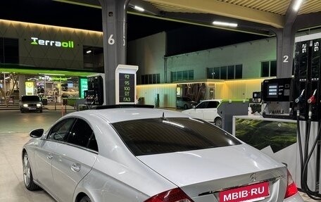 Mercedes-Benz CLS, 2005 год, 950 000 рублей, 2 фотография