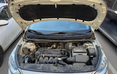 Hyundai Solaris II рестайлинг, 2012 год, 620 000 рублей, 7 фотография