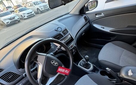 Hyundai Solaris II рестайлинг, 2012 год, 620 000 рублей, 8 фотография