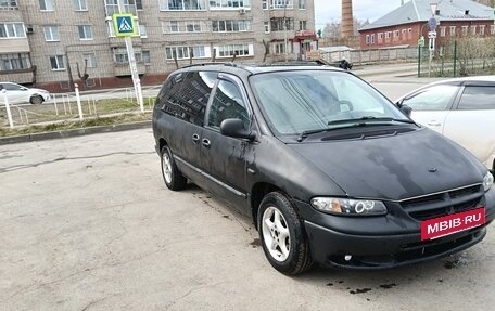Chrysler Voyager III, 1998 год, 350 000 рублей, 2 фотография