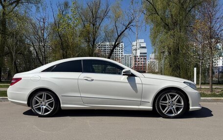 Mercedes-Benz E-Класс, 2011 год, 1 600 000 рублей, 9 фотография