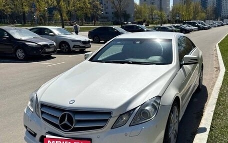 Mercedes-Benz E-Класс, 2011 год, 1 600 000 рублей, 2 фотография