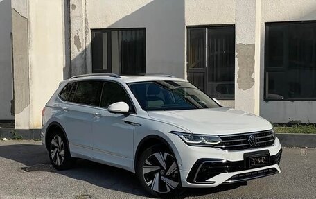 Volkswagen Tiguan II, 2023 год, 2 080 333 рублей, 3 фотография