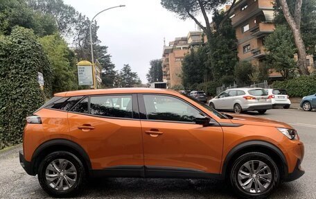 Peugeot 2008 II, 2023 год, 2 205 000 рублей, 3 фотография