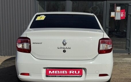 Renault Logan II, 2015 год, 870 000 рублей, 4 фотография