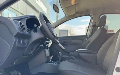 Renault Logan II, 2015 год, 870 000 рублей, 7 фотография