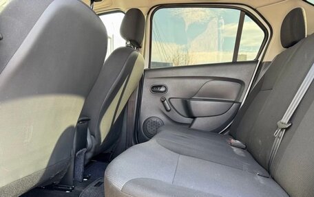 Renault Logan II, 2015 год, 870 000 рублей, 15 фотография