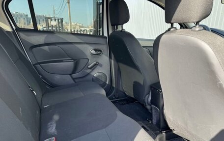 Renault Logan II, 2015 год, 870 000 рублей, 16 фотография