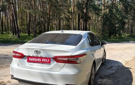 Toyota Camry, 2019 год, 3 150 000 рублей, 2 фотография