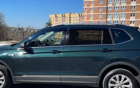 Volkswagen Tiguan II, 2019 год, 2 650 000 рублей, 3 фотография