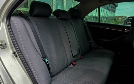 Toyota Avensis III рестайлинг, 2003 год, 810 000 рублей, 7 фотография